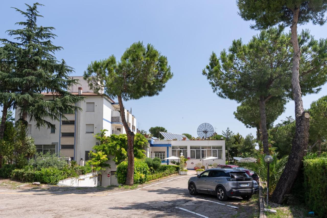 Hotel La Fonte A 300M Uscita A14 Pescara Nord Città Sant'Angelo Buitenkant foto