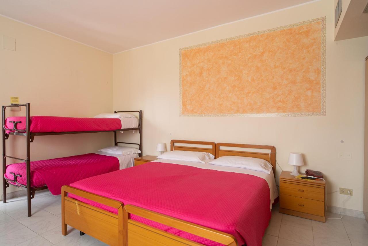 Hotel La Fonte A 300M Uscita A14 Pescara Nord Città Sant'Angelo Buitenkant foto